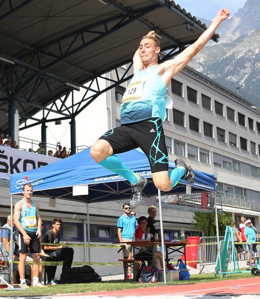 Philipp Kronsteiner bei seinem Weitsprung-Sieg in Innsbruck