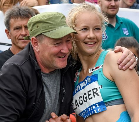 Sarah Lagger mit ihrem Vater beim Hypomeeting in Götzis